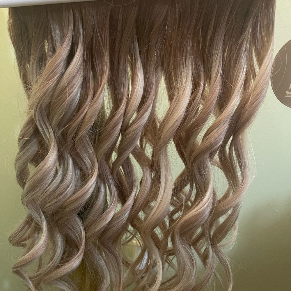 💕Glam seamless clip in hair extensions, brush, purple shampoo bundle💕